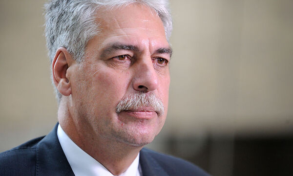 Budget: Schelling sagt Nulldefizit 2016 zu, weitere Maßnahmen 2015 