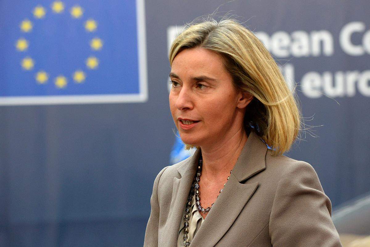 Die EU-Außenbeauftragte Federica Mogherini hofft darauf, dass die transatlantischen Beziehungen auch einen US-Präsidenten Trump aushalten werden. "EU-US-Bindungen sind tiefer als jegliche Veränderung in der Politik", twitterte Mogherini. "Wir werden weiterhin zusammenarbeiten und die Stärke Europas wiederentdecken."