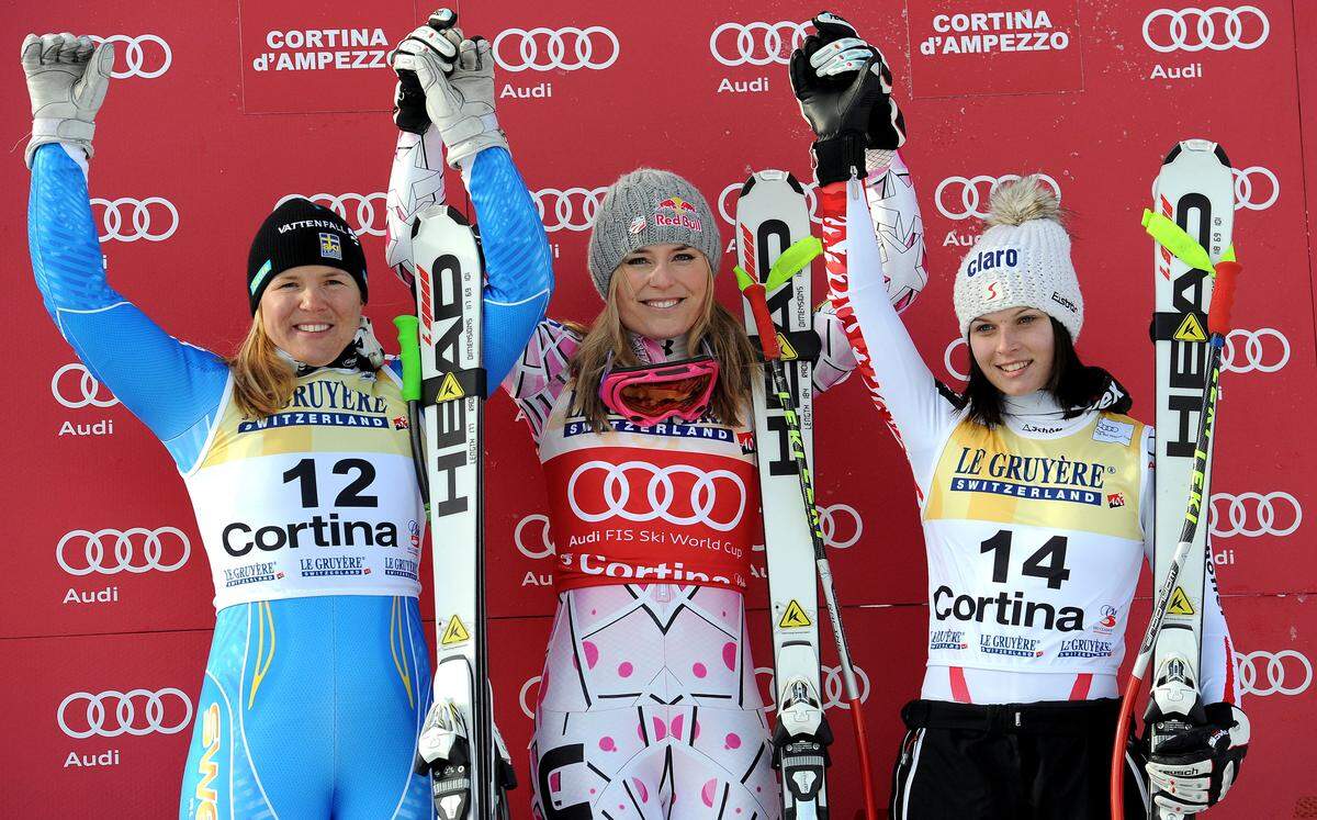 Dritte im Super G von Cortina 2011. Hier fuhr sie 2009 ihr erstes Weltcup-Podest ein, hier gelang ihr auch ihr bisher letzter Stockerplatz (Jänner 2017). Dazwischen liegen Höhen und Tiefen einer adsf Karriere.