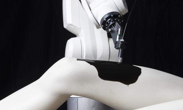 Modeprozesse neu denken: Was passiert, wenn Roboter als Werkzeug eingesetzt werden? 