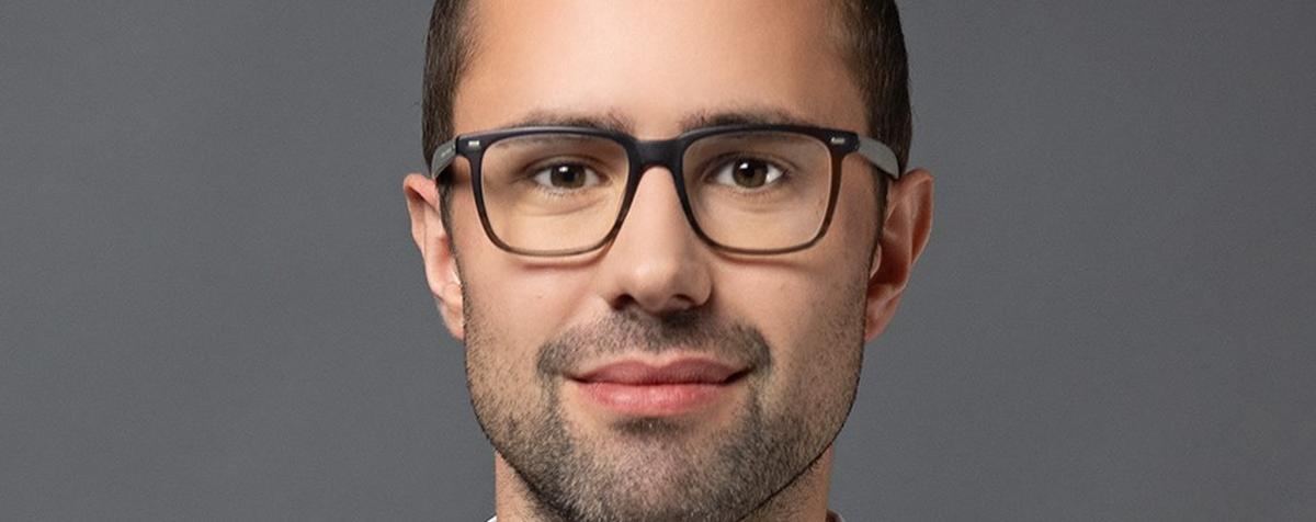 Martin Lanner (32) verstärkt das Arbeitsrechtsteam in der KWR-Kanzlei. In seiner neuen Funktion spezialisiert sich der Jurist u. a. auf Arbeitszeitrecht sowie die arbeitsrechtliche Begleitung von M&A-Transaktionen.
