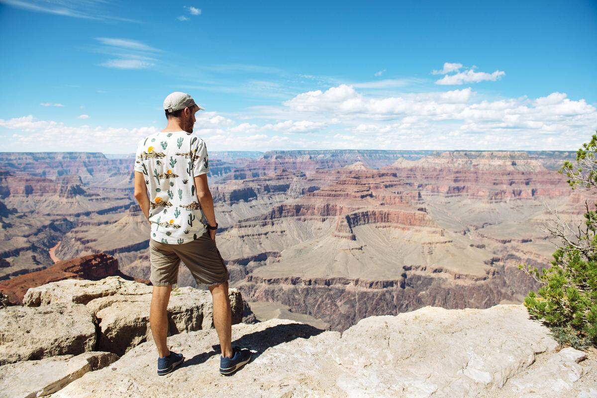 Jedes Jahr stürzen zwei bis drei Menschen im Grand Canyon in Arizona in den Tod. Auch für ein besonders eindrucksvolles Selfie schrecken Menschen nicht davor zurück, auf den Felsvorsprüngen zu posieren.