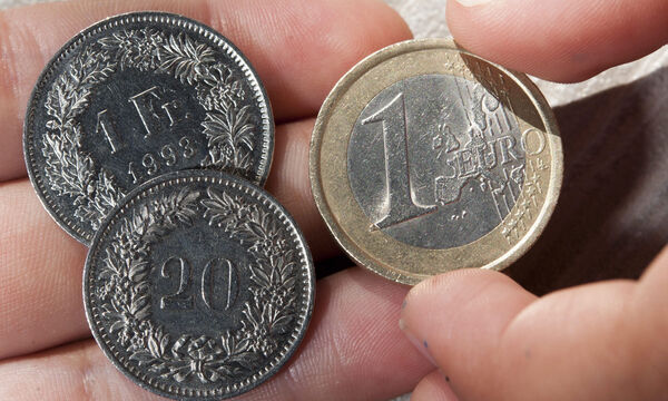 FILE SWITZERLAND EURO EXCHANGE RATE