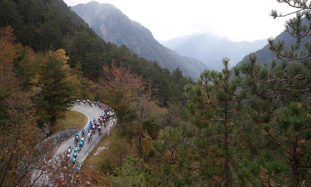 Der Giro hat Norditalien erreicht. Während es in den Alpen noch um den Gesamtsieg geht, fällt in Spanien der Startschuss für die Vuelta.