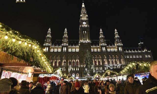 Bis 26. Dezember hat der Christkindlmarkt am Rathausplatz geöffnet.