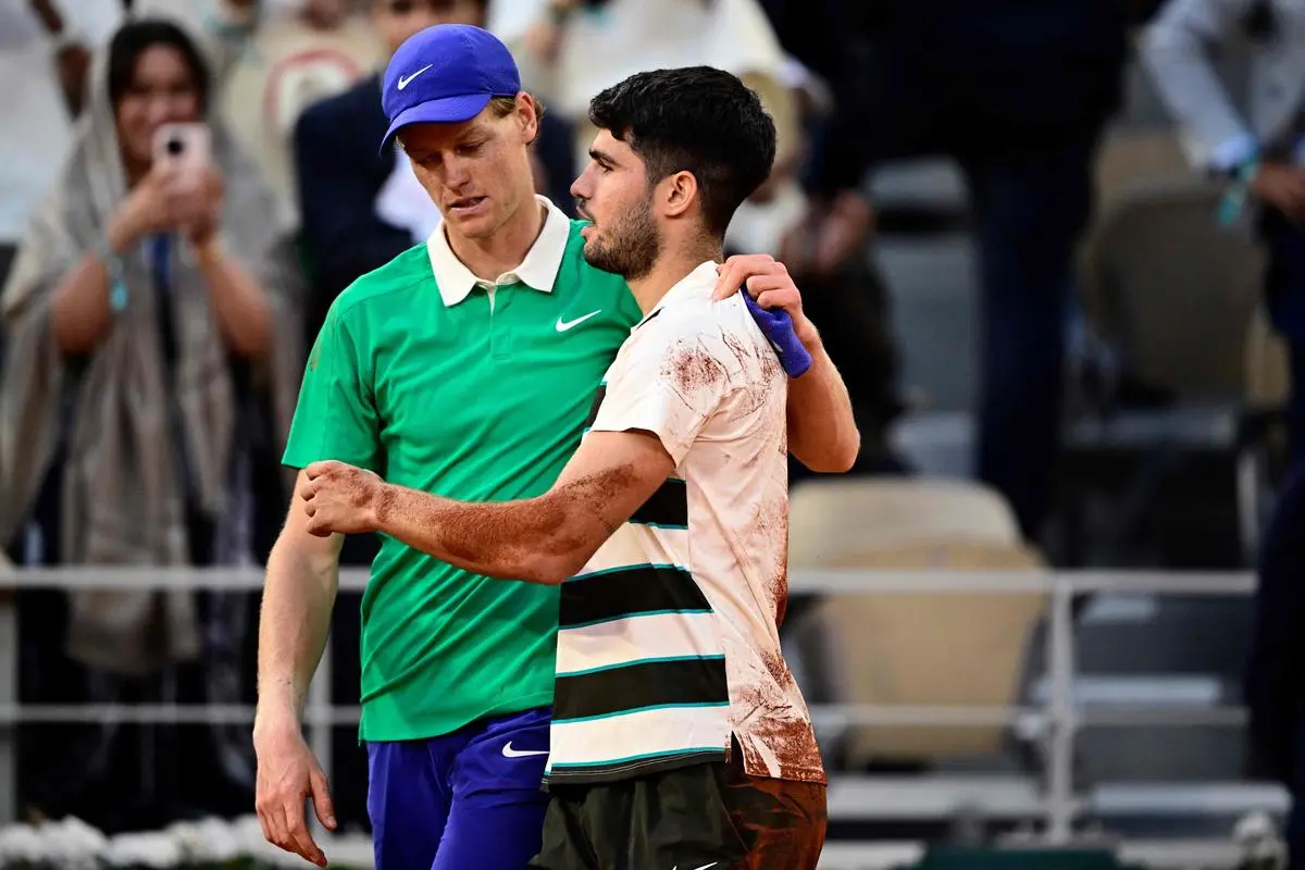 Carlos Alcaraz beats Jannik Sinner after defense against three match balls in five sets – Diepresse.com