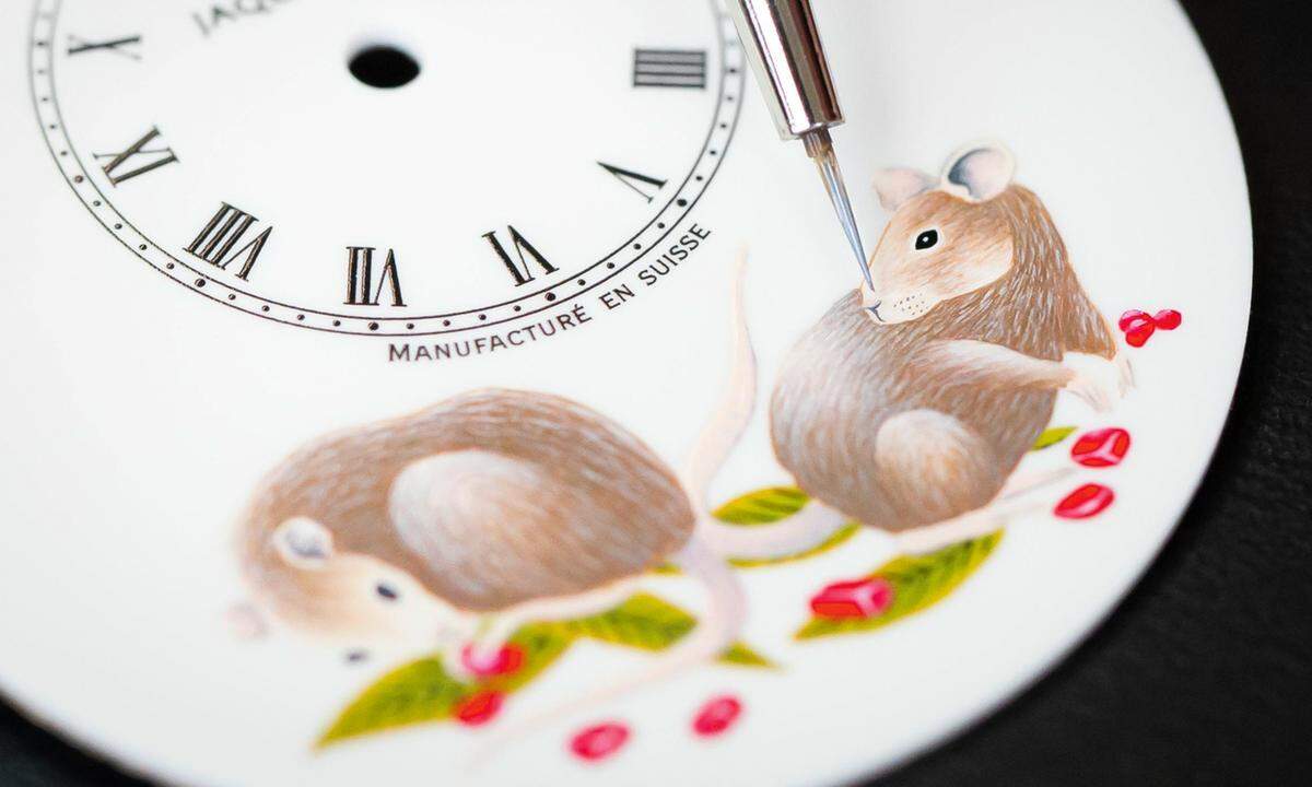 Jaquet Droz „Petite Heure Minute". Das Zifferblatt aus Grand-Feu-Email zeigt zwei Ratten ...