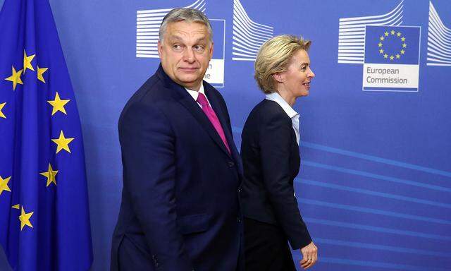 Ein Archivbild vom Februar 2020: Ungarns Premier Viktor Orbán mit EU-Kommissionspräsidentin Ursula von der Leyen.