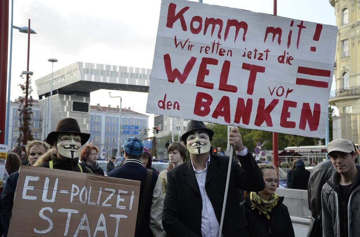 Weltweit haben am Samstag Menschen gegen die Macht der Banken demonstriert. Auch in Wien fand ein Protestmarsch statt. Am Nachmittag trafen sich knapp 1500 Personen am Westbahnhof.VON GÜNTER FELBERMAYER
