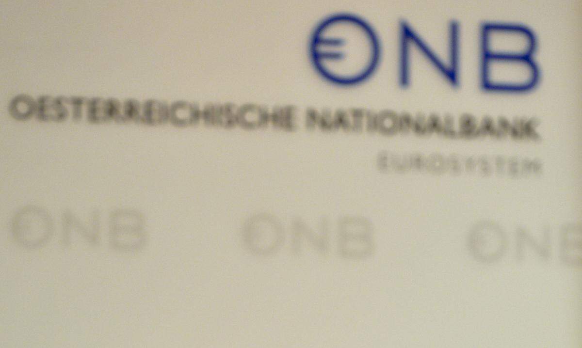 Als Neueinsteiger schaffte die OeNB auf Anhieb Platz 9. Die Nationalbank ist einer von drei öffentlichen Arbeitgebern, die es ins Ranking schafften. Der öffentliche Sektor überzeugt die Absolventen mit der Aussicht aus sichere Jobs. 