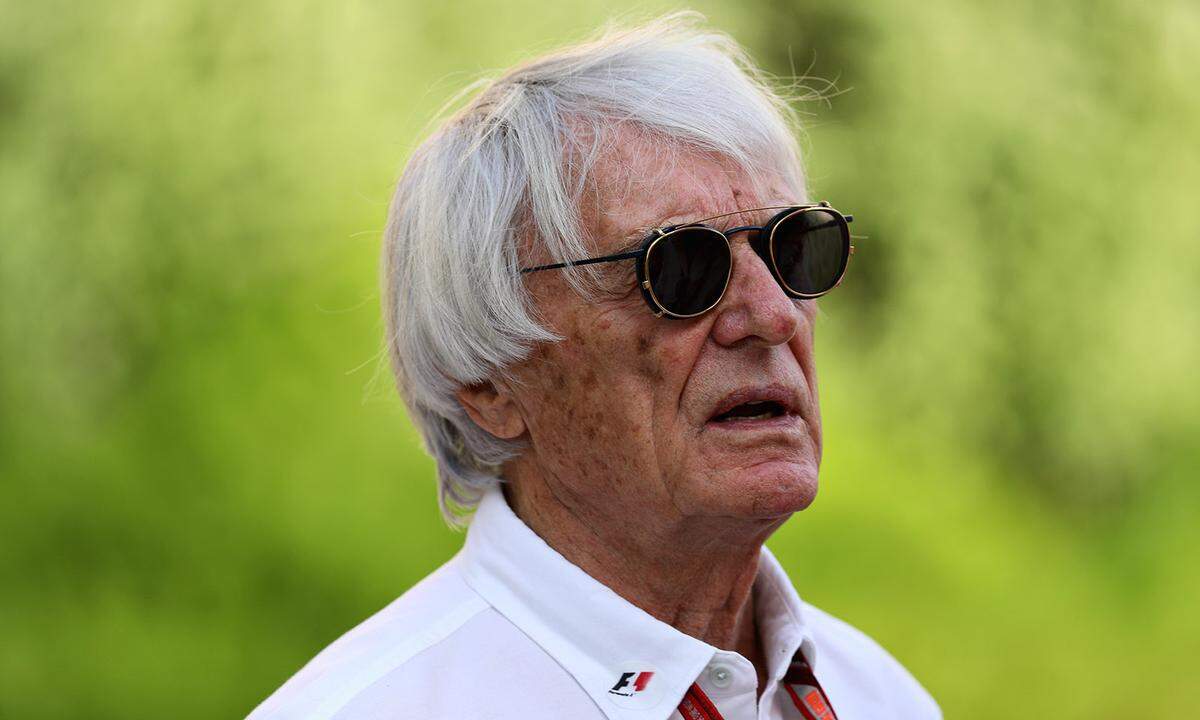 Auch der ehemalige Formel-1-Boss Bernie Ecclestone wurde spät noch einmal Vater: Seine 28 Jahre jüngere Ex-Frau, Slavica Ecclestone, brachte die erste gemeinsame Tochter zur Welt, als Ecclestone schon 54 Jahre alt war. Die zweite Tochter, Petra, kam vier Jahre später.