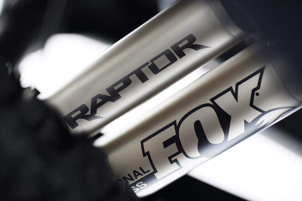 Das Fahrwerk des Raptor - es stammt von der Firma Fox - wurde ebenfalls verbessert.