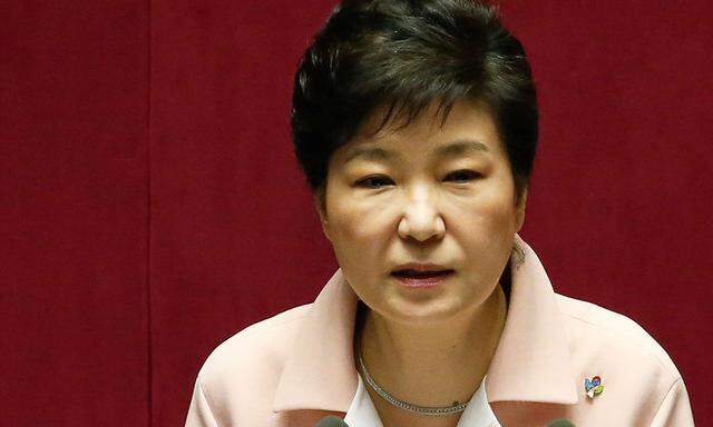 Park Geun-hye  ist wegen des Skandals schwer in Bedrängnis geraten