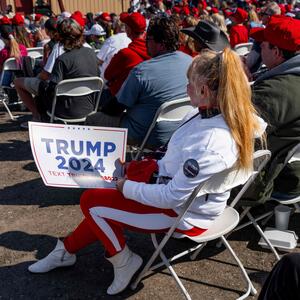 Unterstützer auf einer Wahlkampfveranstaltung von Donald Trump.