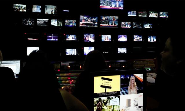 Griechenland hat vorübergehend seine staatlichen Hörfunk- und Fernsehsender geschlossen.