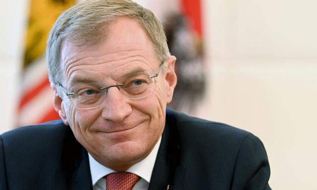 Hat - ginge es nach den Umfragen - Grund zur Freude: Oberösterreichs Landeshauptmann Thomas Stelzer dürfte mit seiner Partei bei der Landtagswahl wieder zulegen.