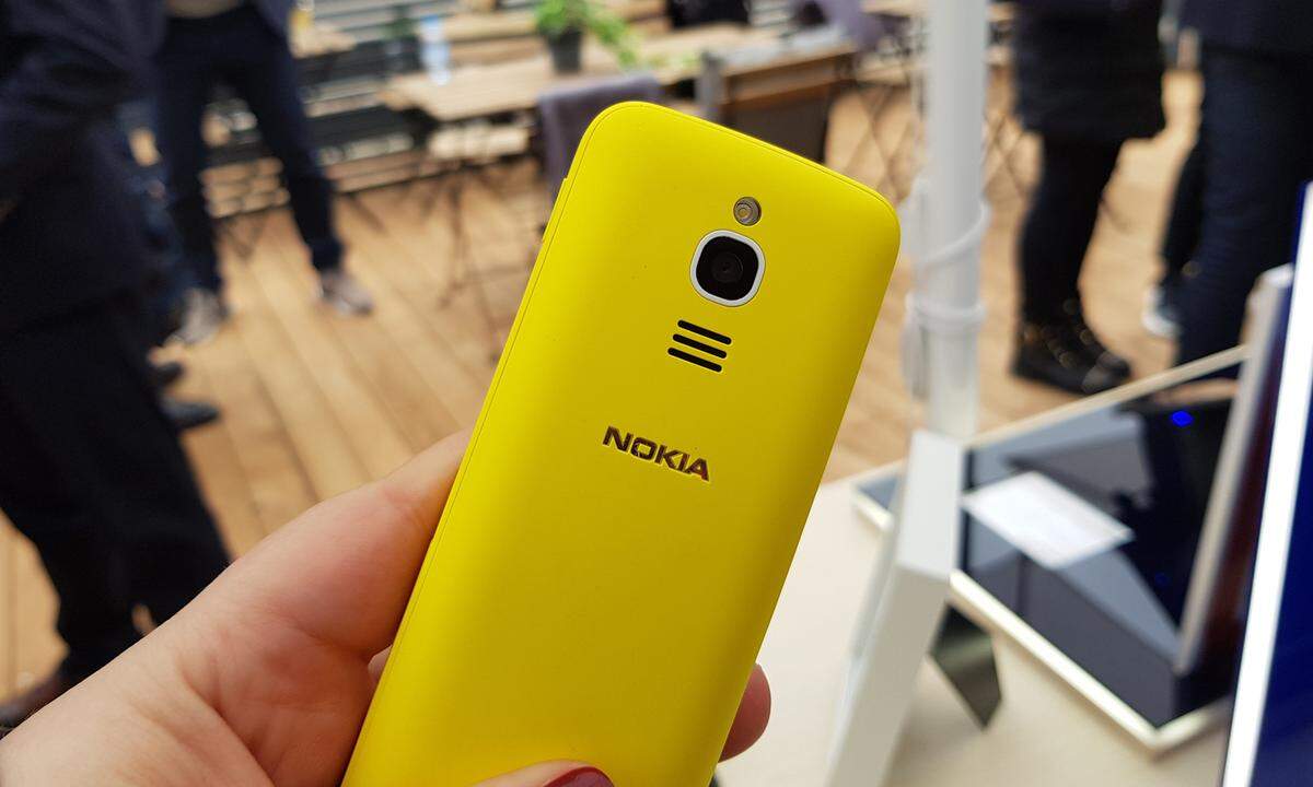 LTE, eine Kamera und eine der Bananenform entsprechende Farbe. Das sind die Kernelemente des Nokia 8110. Es soll für 89 Euro ab April auf den Markt kommen.