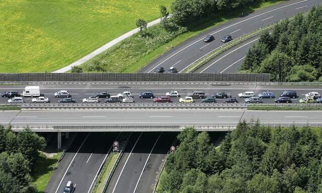 Cars are stuck in traffic on the A10 motorway between Salzburg and Villach.