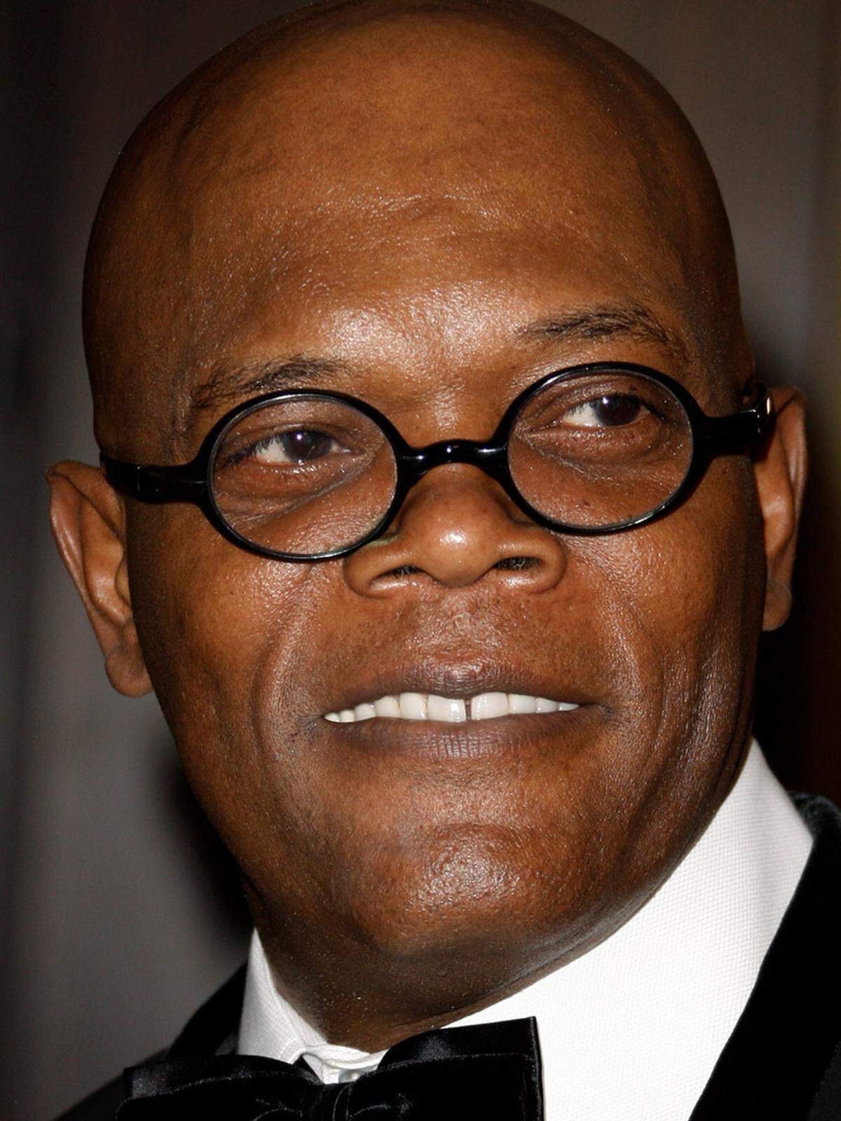 "A deep sigh of relief before celebration!" ("Ein Seufzer der Erleichterung, dann wird gefeiert.")Schauspieler Samuel L. Jackson.