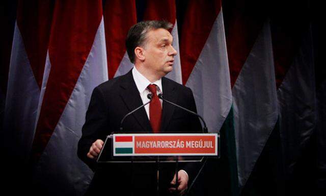 Ungarn: Premier Orbán kündigt neue Verfassung an