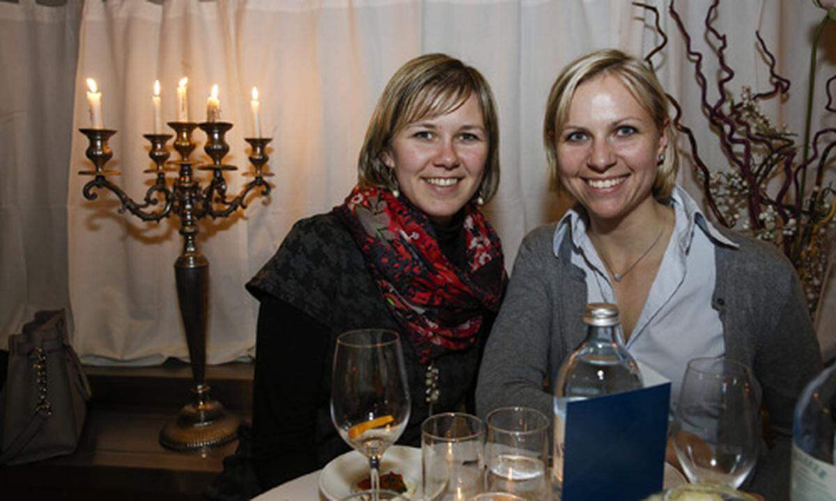 Janet Strassenmeyer und Julia Mayer von PWC.