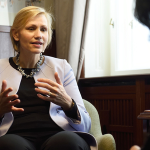 Eventuelle US-Strafzölle für Europa könnten durch Währungseffekte abgefedert werden, meint Kristina Hooper. 