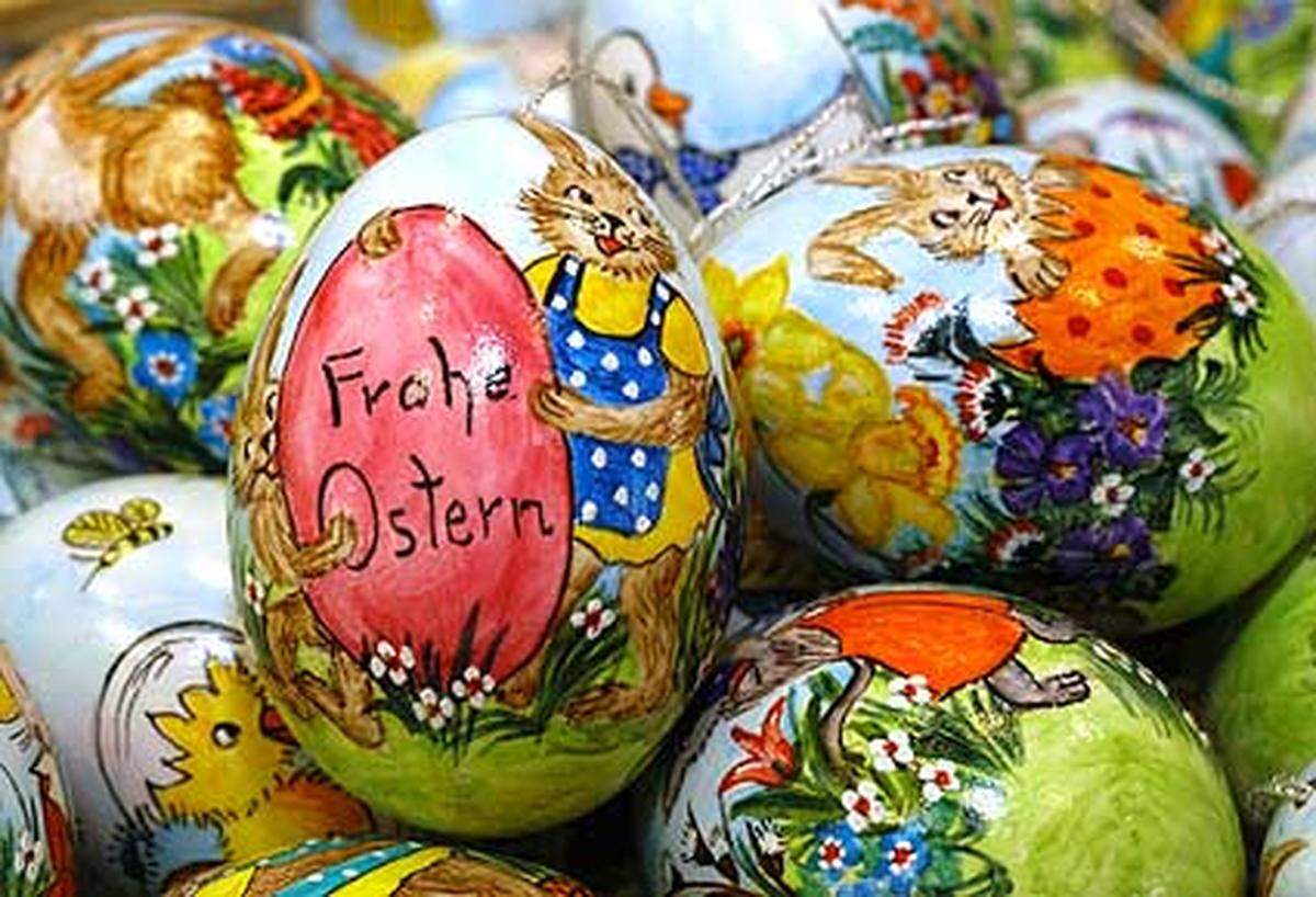 Ostern wird in vielen verschiedenen Ländern gefeiert. Hier eine Auswahl, wie sich die Menschen dort "Frohe Ostern" wünschen. Finnisch: Hauskaa Pääsiäistä Italienisch: Buona Pasqua Kroatisch: Sretan uskrs Polnisch: Wesol`ych S`wia`t Portugiesisch: Feliz Páscoa! Schwedisch: Glad Påsk! Slowenisch: za veliko noc vse najboljse Tschechisch: veselé velikonoce Ungarisch: Kellemes Húsvétot