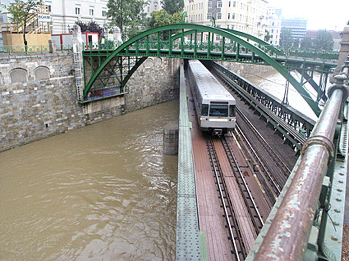 Auch die U-Bahn-Brücke ist noch lange nicht gefährdet.