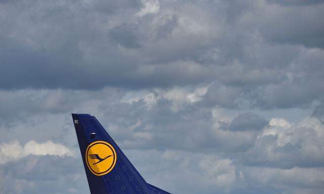 Die bereits ausverhandelte, staatliche Rettung der AUA-Mutter Lufthansa könnte noch bei der Hauptversammlung scheitern.