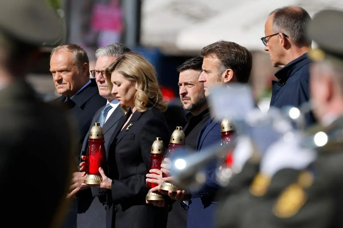   Donald Tusk, Keir Strandmer, Olena Selenska, Wolodymyr Selenskij, Emmanuel Macron and Friedrich Merz on May 10th in Kiev. 