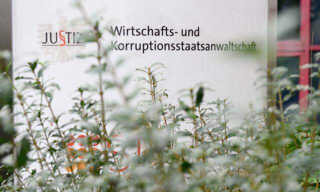 Die Wirtschafts- und Korruptionsstaatsanwaltschaft will Korruptionsvorwürfen gegen ÖVP-Klubchef August Wöginger nachgehen und hat ein Auslieferungsbegehren an den Nationalrat geschickt.