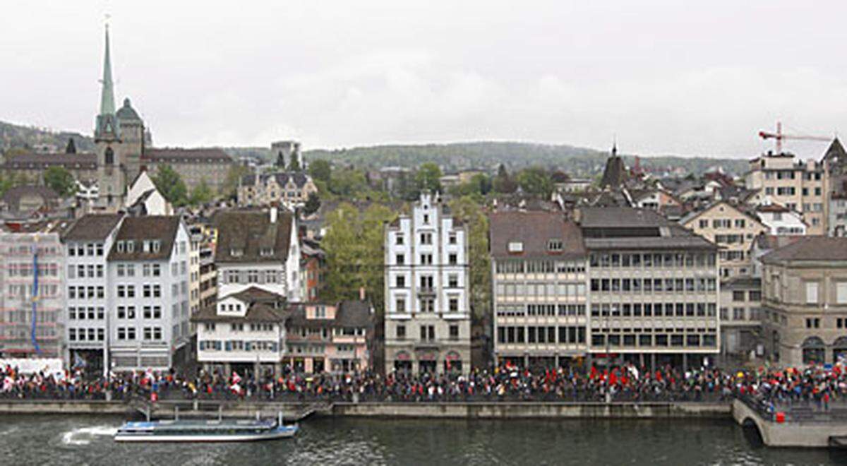 Platz zwei geht ebenfalls in die Schweiz: Zürich freut sich wieder über den "Stockerlplatz". Hier leben 380.000 Menschen.
