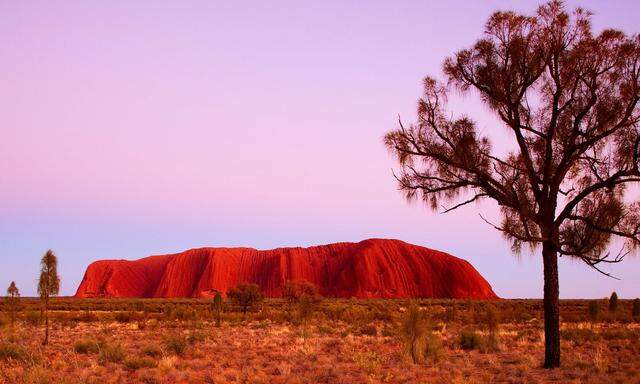 Der heilige Berg der Aborigines, der Uluru
