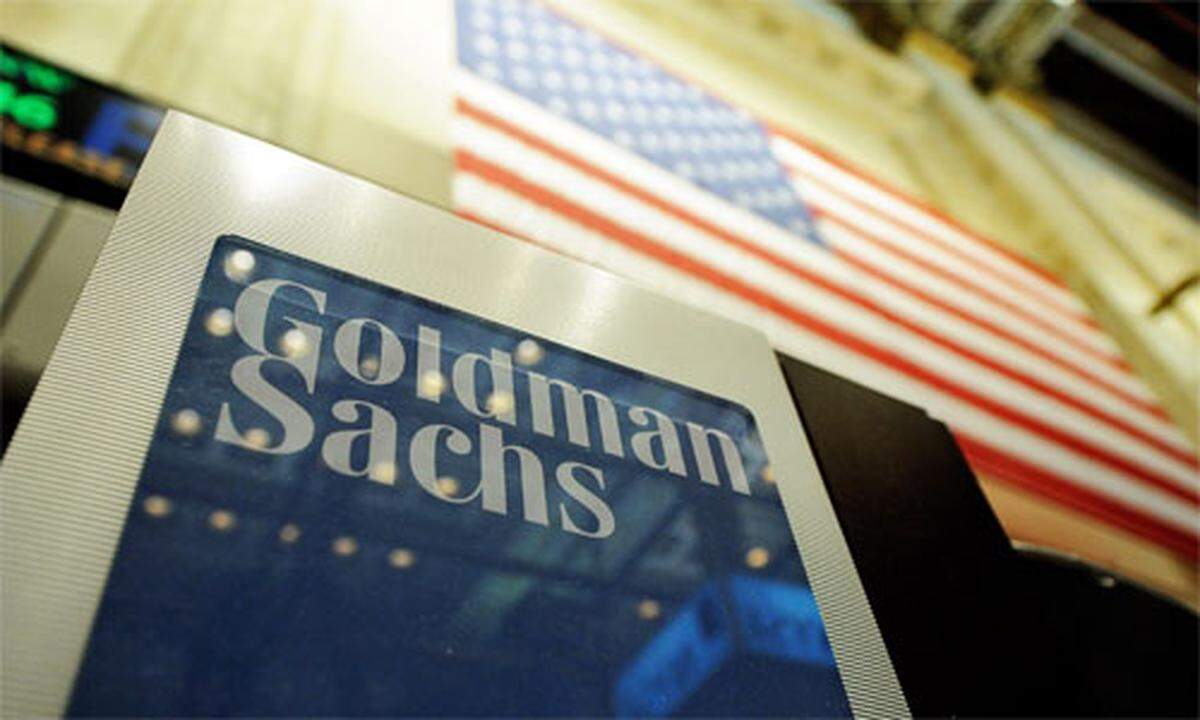 Zeitweise schien es, als werde es für Goldman Sachs immer enger. Ein 639 Seiten langer Senatsbericht aus dem April 2011 war gespickt mit Vorwürfen, die Bank habe sich in der Finanzkrise auf Kosten seiner eigenen Kunden bereichert und "dreckige Geschäfte" gemacht. Doch die Justiz fand "keine brauchbare Basis", um strafrechtlich gegen Goldman vorgehen zu können. "Wir sind glücklich, dass diese Sache hinter uns liegt", erklärte die Investmentbank. Sie muss wegen ihrer Geschäfte zu Zeiten der Finanzkrise keine Strafverfolgung mehr fürchten.