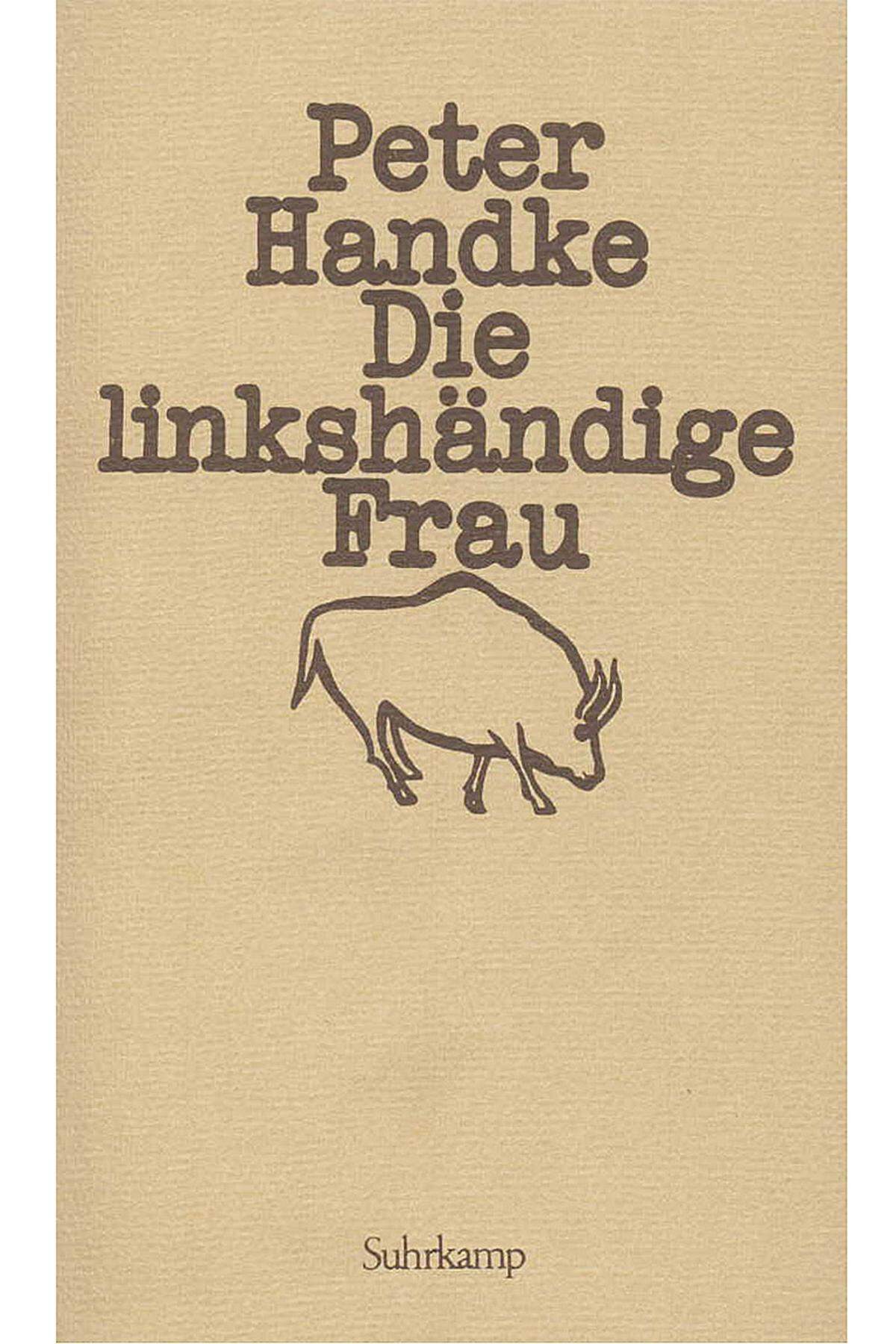 Die titelgebende linkshändige Frau ist Marianne, die mit ihrem Mann und ihrem Sohn in Paris lebt. Das Paar beschließt, sich zu trennen. Handke verfilmte seine Erzählung selbst und feierte damit sein Regiedebüt - mit Erfolg: "Die linkshändige Frau" war 1978 im Wettbewerb von Cannes vertreten.