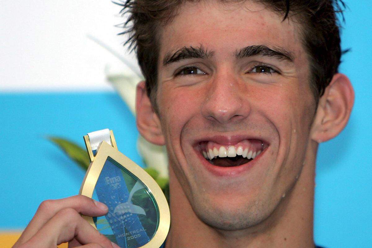 Bei der WM in Montreal erweiterte Phelps seine schon bisher imposante Medaillensammlung um fünf Gold- (200 m Kraul, 200 m Lagen, 4×100 m Kraul, 4×200 m Kraul und 4×100 m Lagen) und eine Silbermedaille (100 m Delfin).