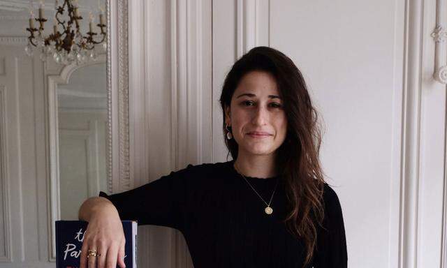 Die Journalistin Lindsey Tramuta in ihrer Pariser Wohnung.