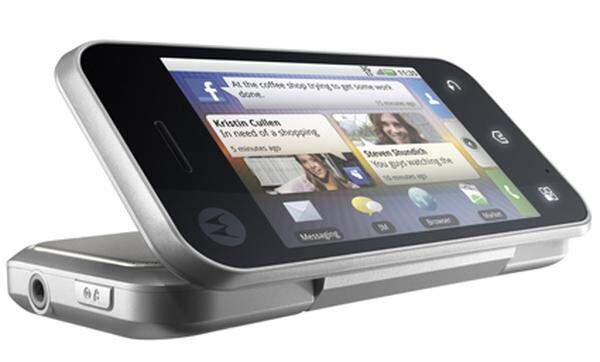 Motorola will mit dem Backflip erneut in den Smartphone-Markt vordringen. Das Android-Gerät soll noch im ersten Quartal 2010 erscheinen. Es verfügt über einen ungewöhnlichen Klappmechanismus, bei dem die Hardware-Tastatur stets auf der Außenseite des Geräts ist.