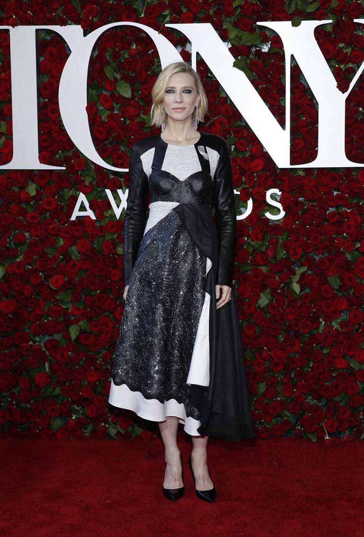 Cate Blanchett trug ein Outfit von Louis Vuitton.