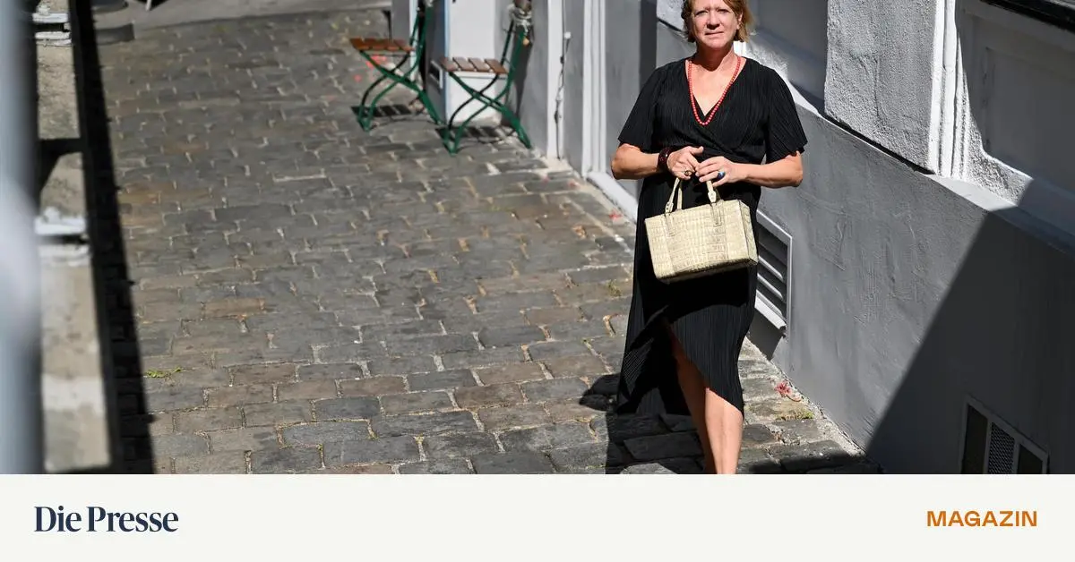 Tanja-Paar-schaut-hinter-die-Kulissen-der-Sommerfrische-premium-