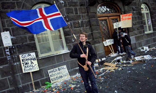 Island Schuldenfalle schon Selbstmord