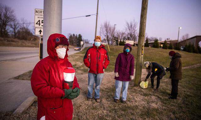 January 12, 2021, Bloomington, Indiana, United States: Bloomington anti-death-penalty activist Glenda Breeden holds a l