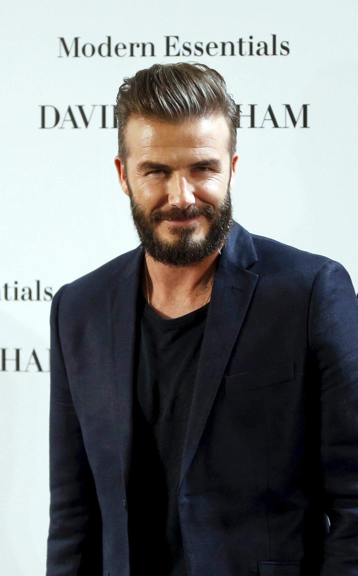 David Beckham gilt wohl nicht nur für britische Männer als Stilikone, auch seine Gesichtsproportionen können sich sehen lassen.