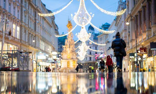 Besonders in der Osthälfte Österreichs werden winterliche Fahrbedingungen erwartet.