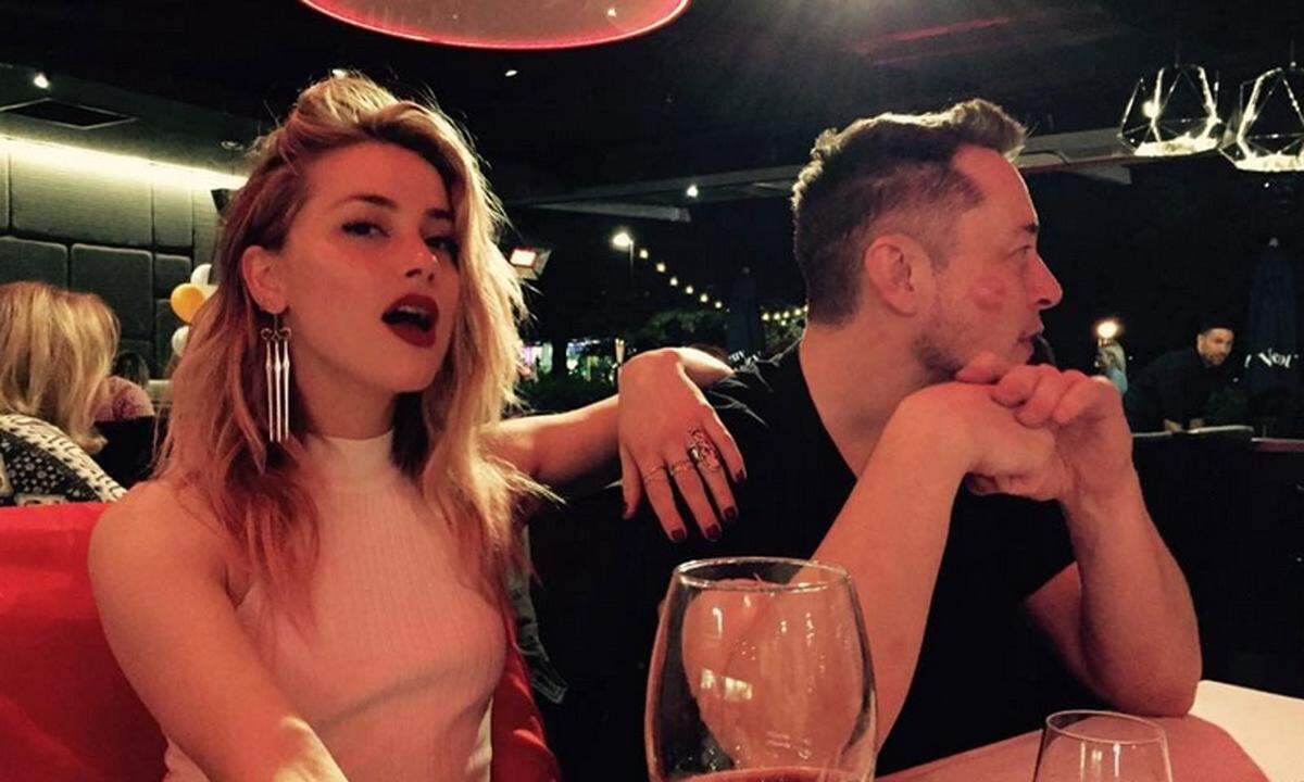 Eine andere Verbindung pfeifen Hollywoods Spatzen auch schon länger aus den Gazetten. Drei Monate nach ihrer Scheidung von Johnny Depp hat sich die US-Schauspielerin Amber Heard öffentlich zu einem neuen Partner bekannt - es ist Tesla-Gründer und Milliardär Elon Musk. 