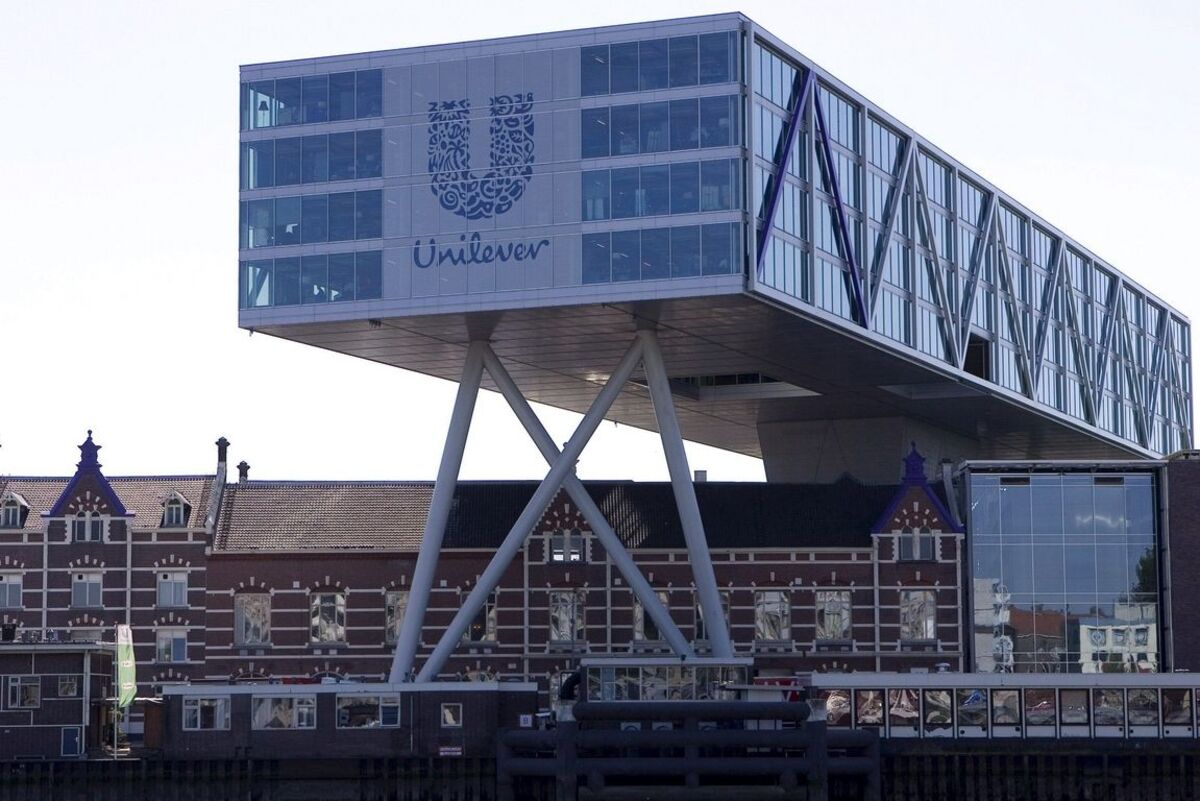 Der niederländische Lebensmittelkonzern kommt bei Wirtschaftswissenschaftlern wesentlich besser an als bei den Technikern - zumindest in diesem Ranking. Sie ergattern gerade noch einen Platz unter den Top 20. (Ingenieure/IT: Platz 50)