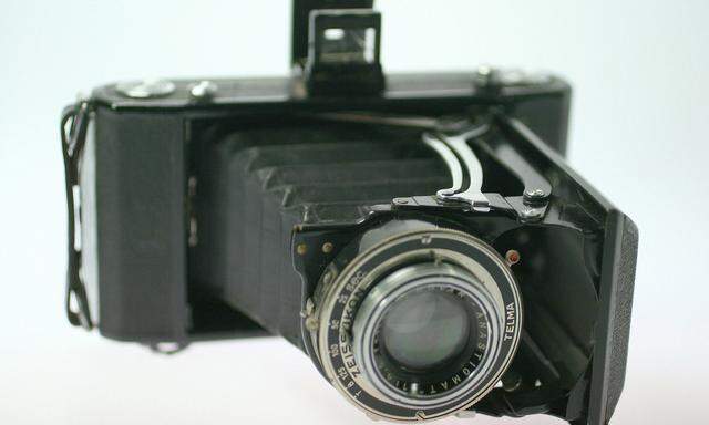 Alte Rollfilmkamera - old roll film camera