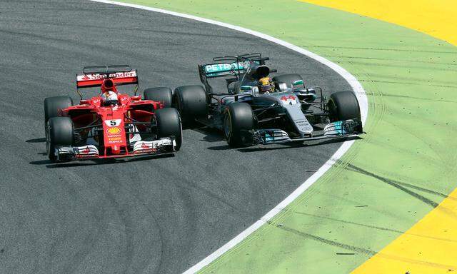 Barcelona, Baku, garantiert auch in Spielberg: Das Rad-an-Rad-Duell von Sebastian Vettel und Lewis Hamilton findet seine Fortsetzung.