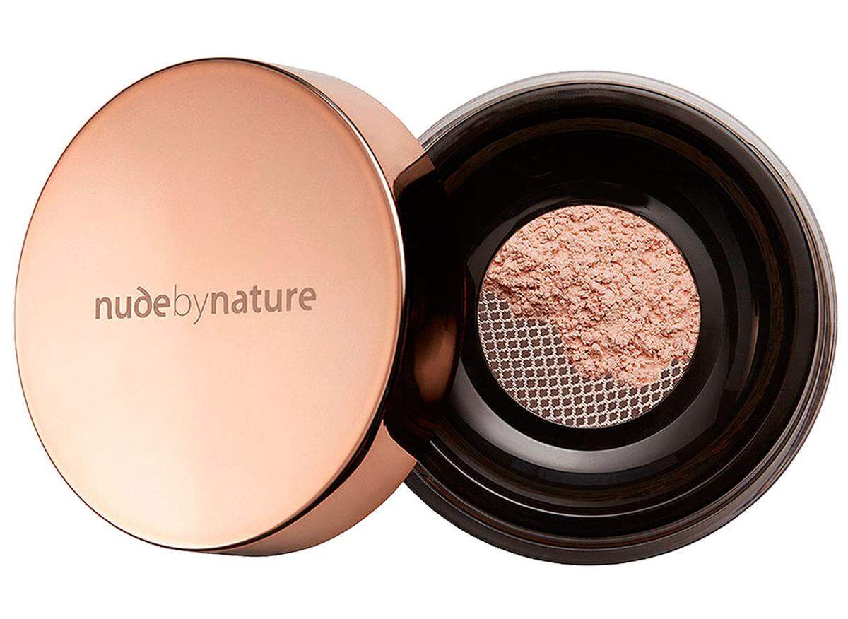 Puder von Nude by Nature, 28,95 Euro, im Fachhandel erhältlich.