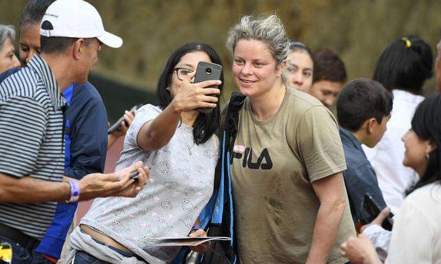 Sport Bilder des Tages Belgian Kim Clijsters pictured after a training session on the first day of the WTA, Tennis Damen